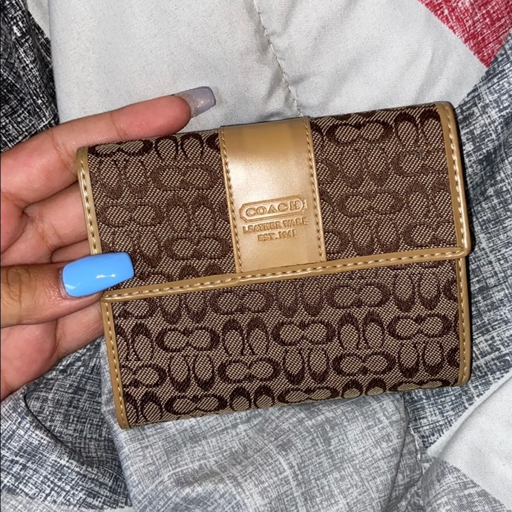 Coach wallet authentic